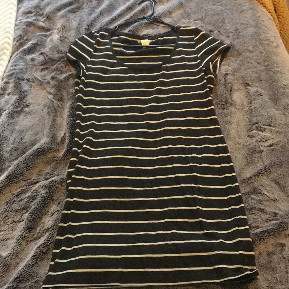 Gray and white stripped H&M dress